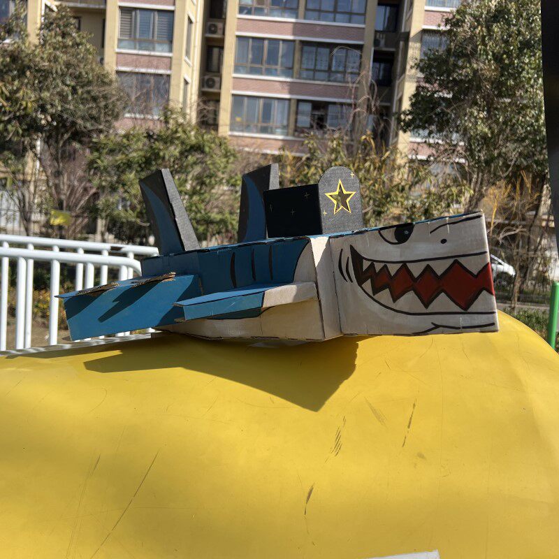 儿童纸板飞机幼儿园纸箱手工制作战斗机diy拼装宝宝可穿戴拆装