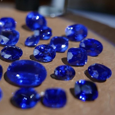 矿区一手蓝宝石粉色蓝宝石黄色蓝宝石紫色蓝宝石鸽血红上海实体店