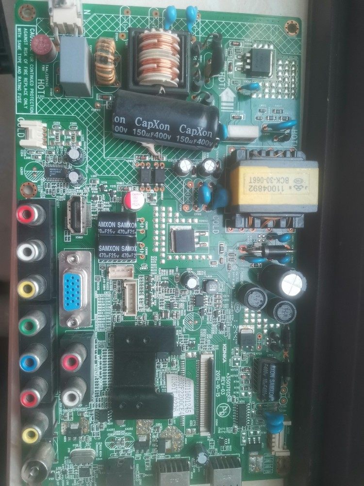 维修康佳LED32F2200CE主板35017012 0136YT不开机死机故障