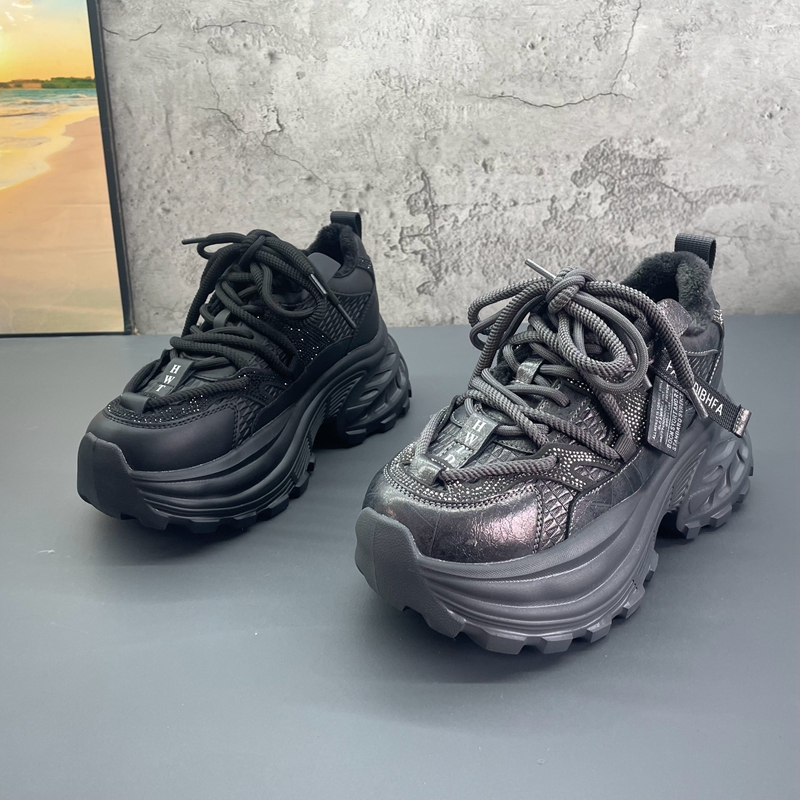 2025秋冬季新款撤柜断码真皮烫钻松糕厚底小个子增高加绒老爹鞋女