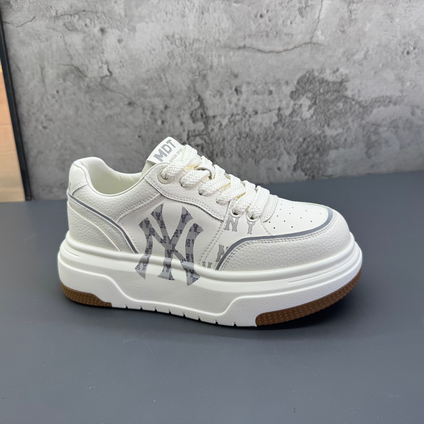 2026春季新款撤柜断码真皮厚底增高网红爆款深口低帮休闲板鞋女鞋,女鞋,休闲板鞋,淘宝优惠券,粉丝福利购,淘宝优惠卷