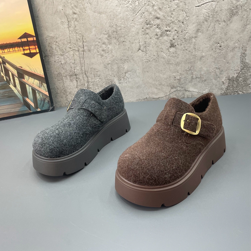 2025撤柜断码秋冬季新款女鞋厚底耐磨轻便复古呢子绒里时尚勃肯鞋