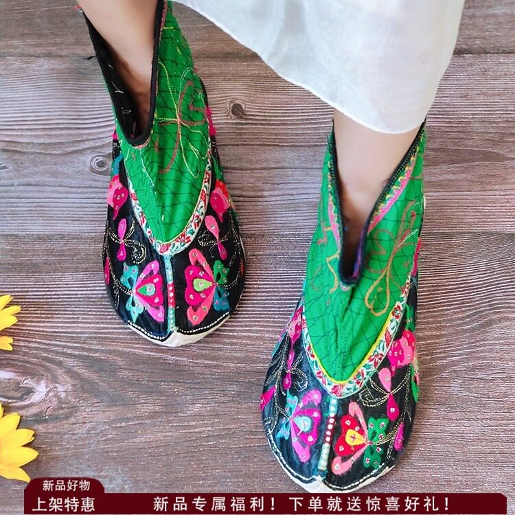 原创国潮刺绣花朵百搭布鞋