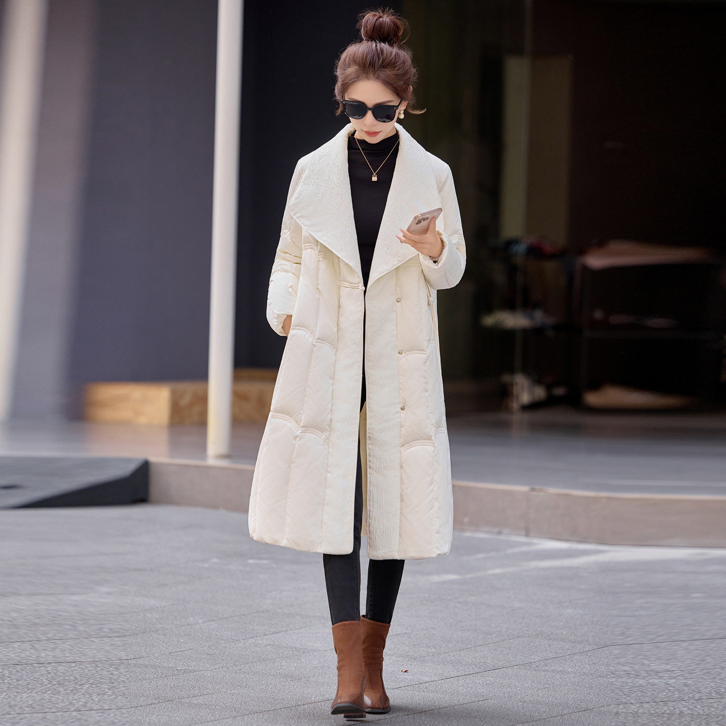 长款羽绒服女2025冬季新款时尚大翻领修身收腰过膝保暖外套