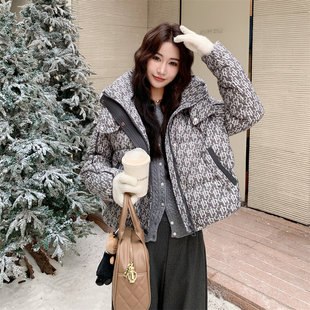 撞色碎花短款连帽羽绒服厚外套女冬季2025新款白鸭绒洋气减龄保暖