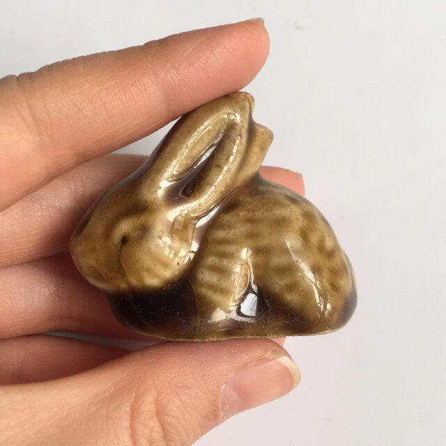 七十年代生肖兔陶瓷雕塑摆件库存家用瓷器