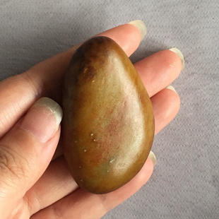 新疆和田玉洒红皮黄沁籽料 60.73克宽34.9高56.4厚18.0mm