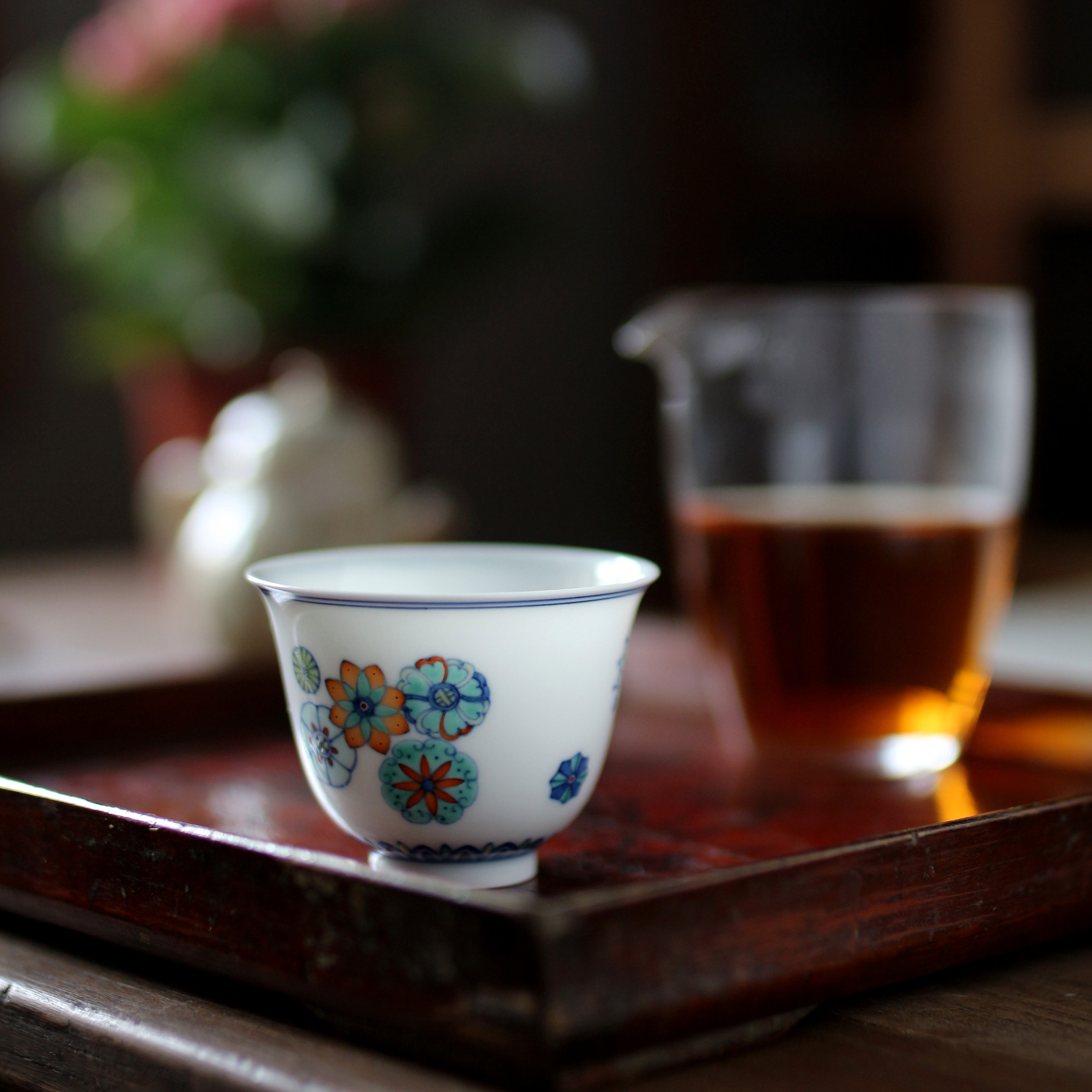 景德镇纯手工青花斗彩茶杯