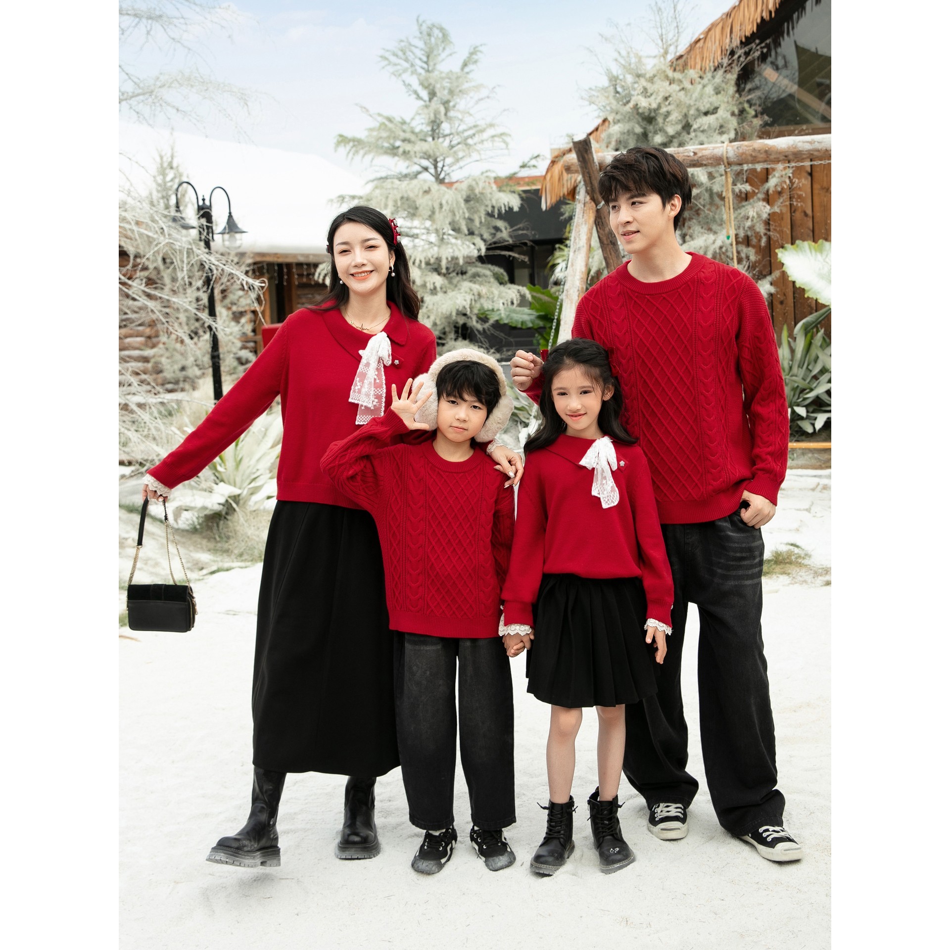 2025超火亲子装一家三口红色毛衣冬装新款母女母子高端马年全家福
