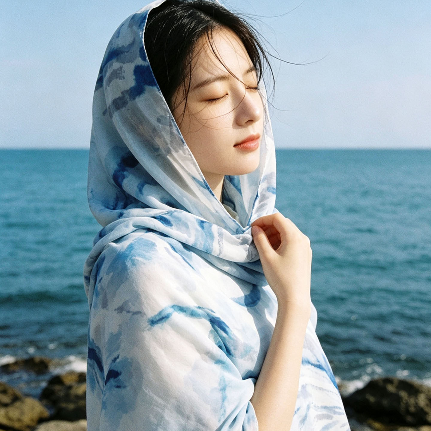 蓝色的风 清冷文艺感棉麻围巾女 素雅百搭海边度假遮阳薄头巾披肩
