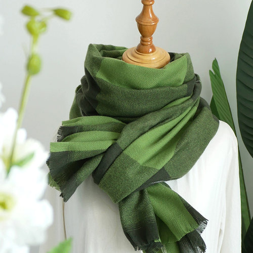 春山可望日系文艺格子保暖围巾