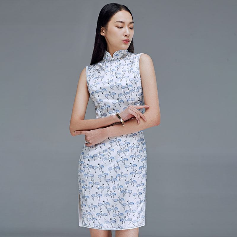 品尚华服海派真丝手工法式年轻款桑蚕丝花色复古短旗袍日常连衣裙图片