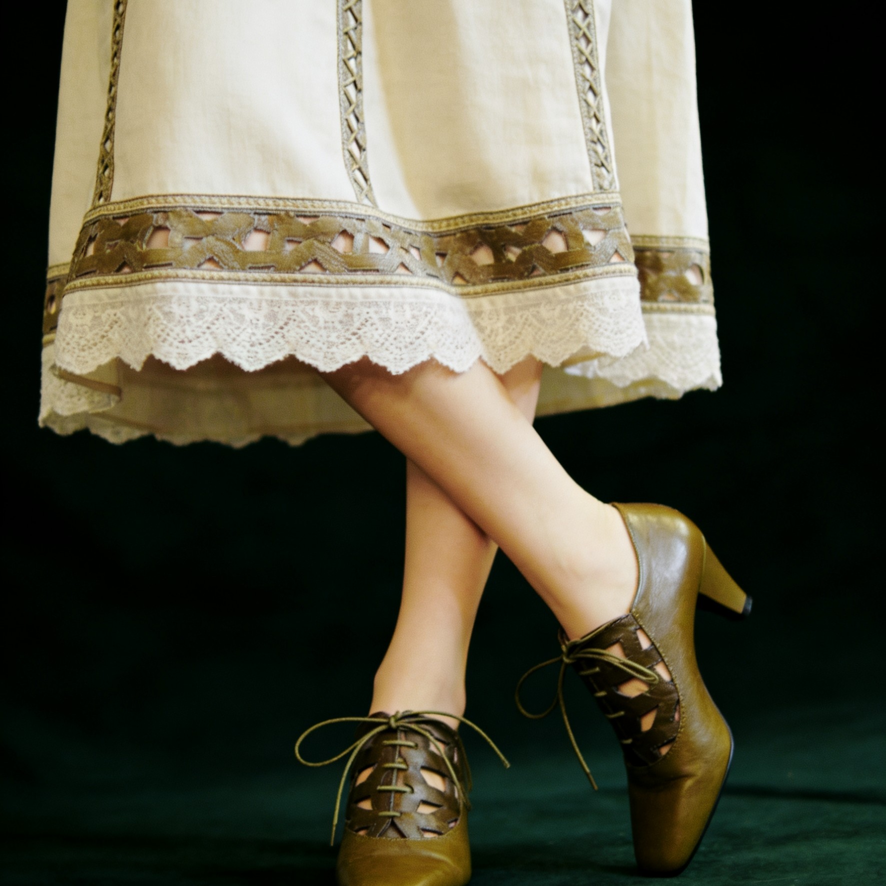 奈里法式镂空设计复古牛皮深口系带高跟鞋民国配香云纱旗袍小皮鞋,女鞋,深口单鞋,淘宝优惠券,粉丝福利购,淘宝优惠卷