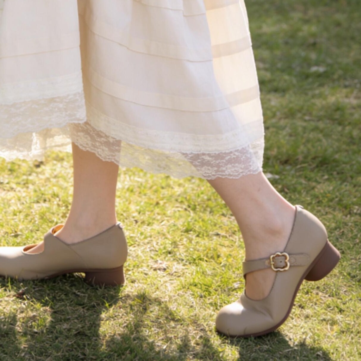 奈里法式复古风一字扣带温柔玛丽珍鞋圆头低跟温柔感软底高跟鞋