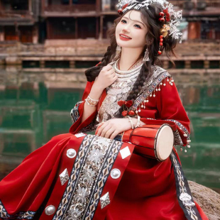 新款苗疆少女服装红色优质面料重工刺绣上衣飘带裙贵州土家族套装