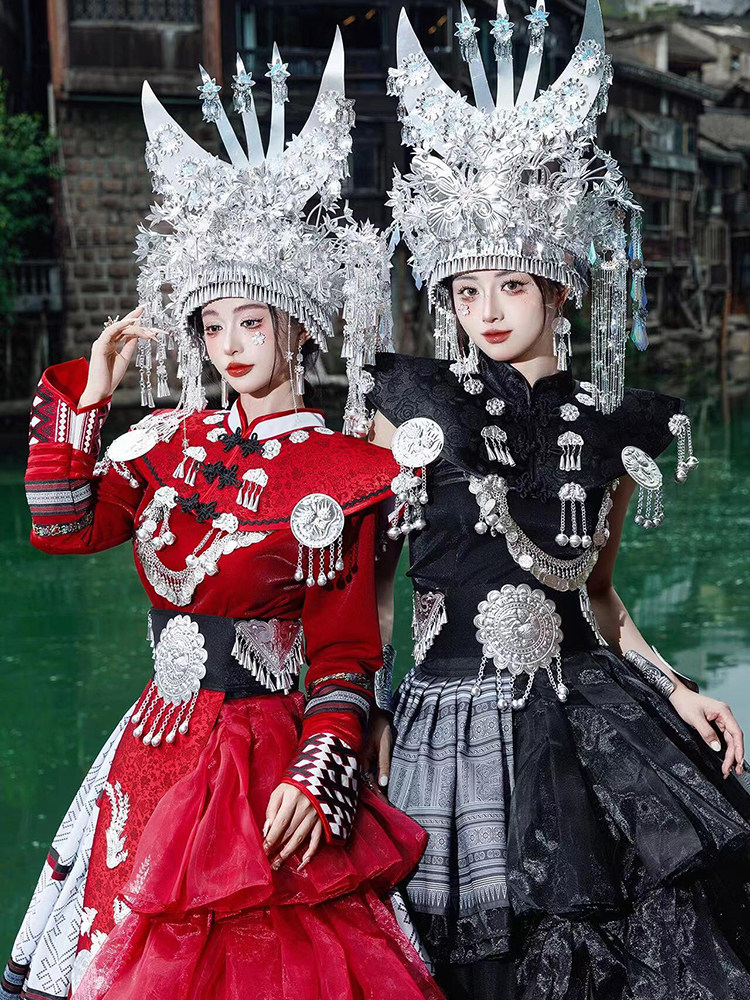 新款阿卯苗族服装女闺蜜少数民族风头饰苗疆少女服饰舞台演出礼服