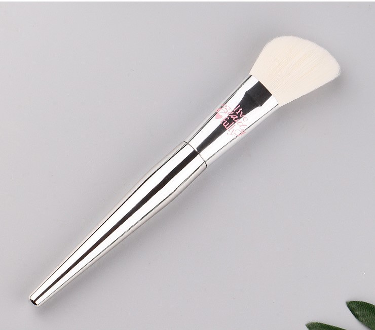 it斜角面部沧州银色修容刷