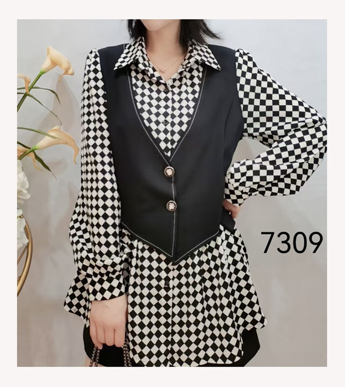春装新款假两件打底衫百搭时尚修身显瘦衬衫大码长袖女格子上衣潮
