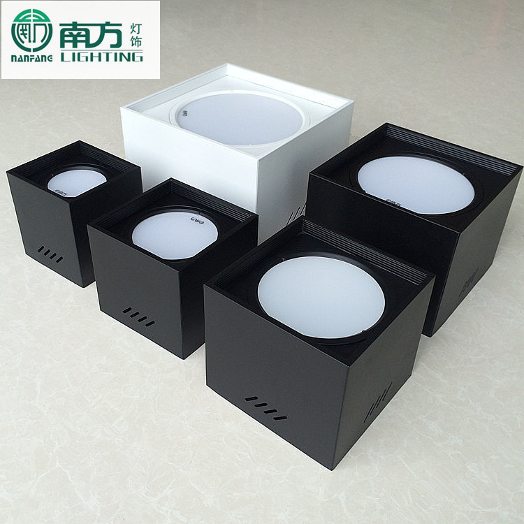 led走廊过道黑色格栅明装筒灯