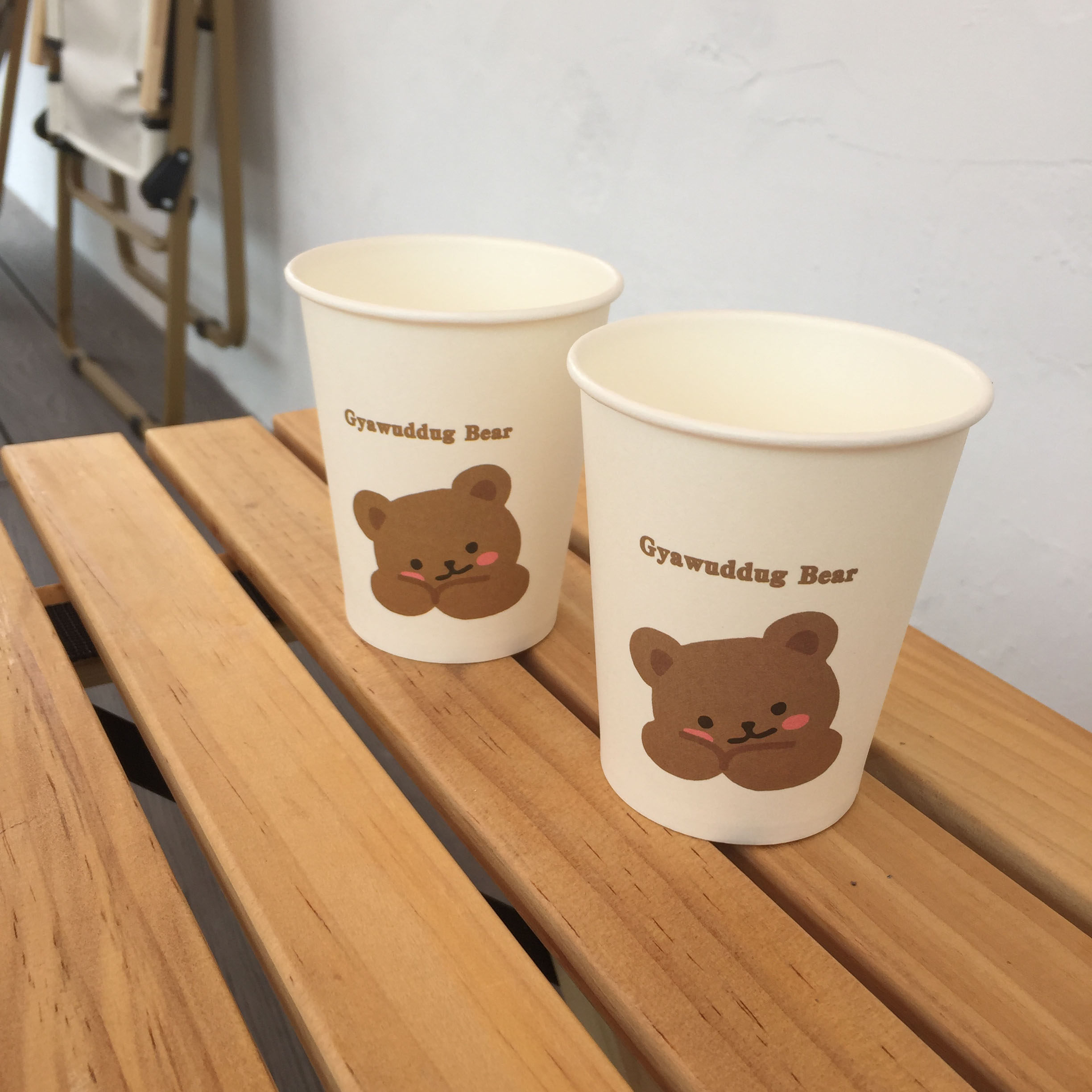 韩风ins新品可爱小熊图案卡通一次性纸杯带透明盖户外白色饮水杯
