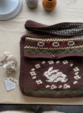 OneBlueNook丨原创 奶油可可兔 手工毛线编织兔子 复古可爱斜挎包