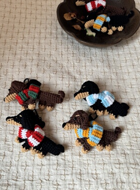 OneBlueNook丨手工毛线 编织 可爱腊肠小狗包包挂件 钥匙扣