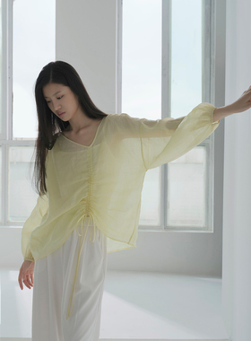 饱满朝气，元气感淡黄yuanyin原隐设计师原创清透苎麻夏防晒衬衣