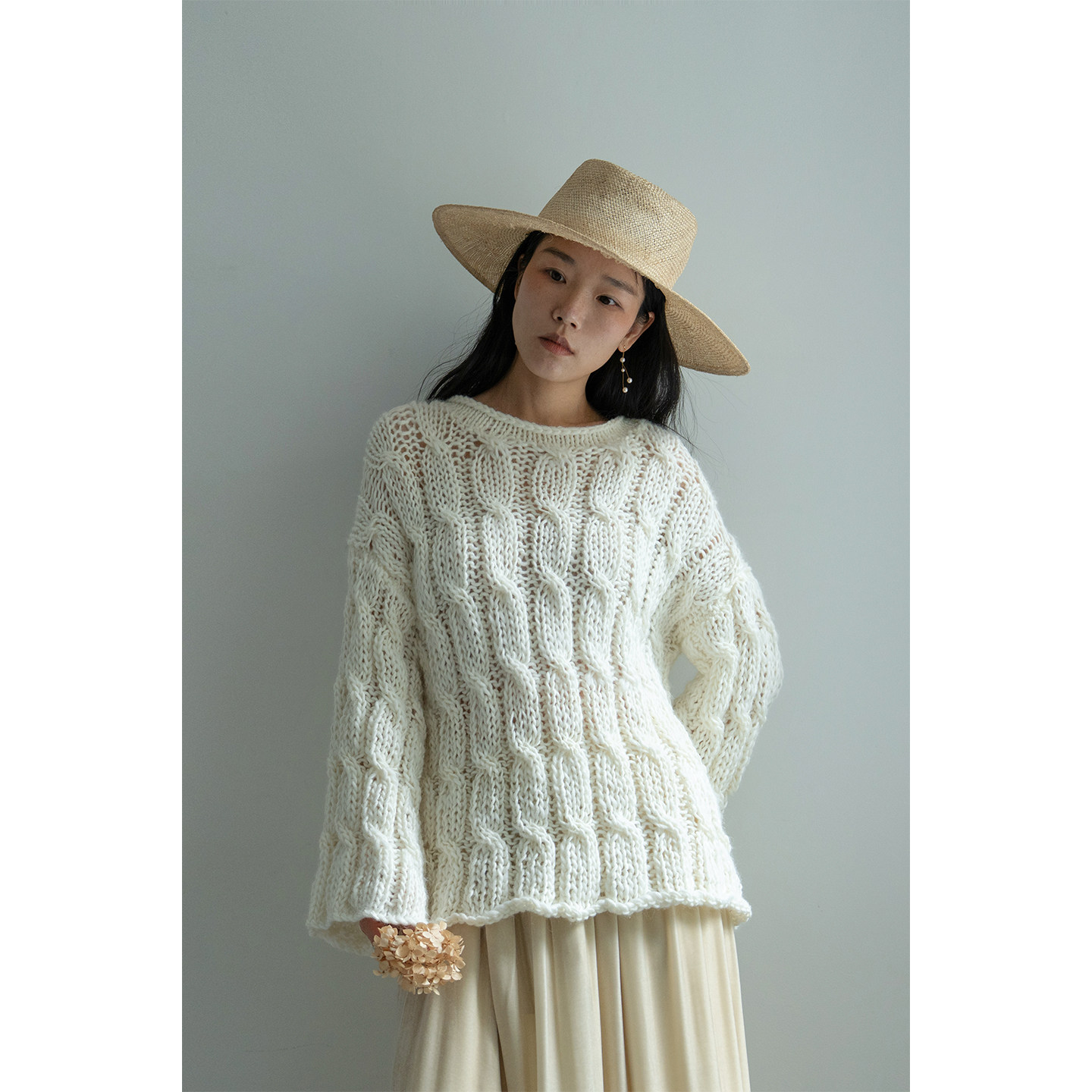 原隐新款春季慵懒风羊毛镂空针织衫女白色宽松麻花纹手工毛衣上衣