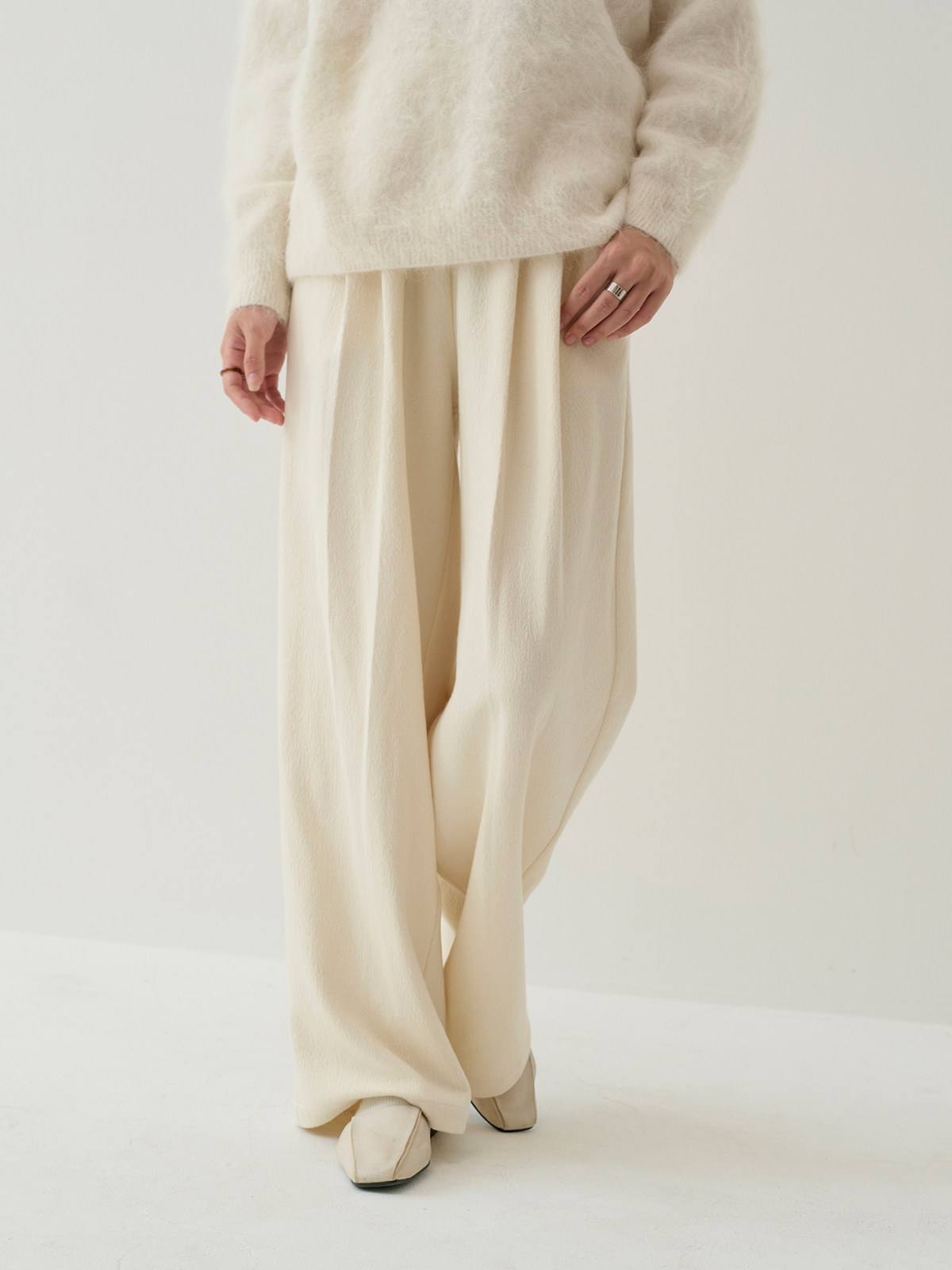 羊毛白色阔腿裤子又a又飒慵懒风云朵痞雅松弛感长早秋冷淡系高级,女装/女士精品,休闲裤,淘宝优惠券,粉丝福利购,淘宝优惠卷