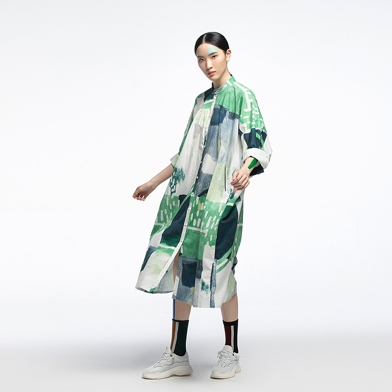方寸原创设计高级感新款中袖小立领连衣裙女文艺范宽松花色长裙