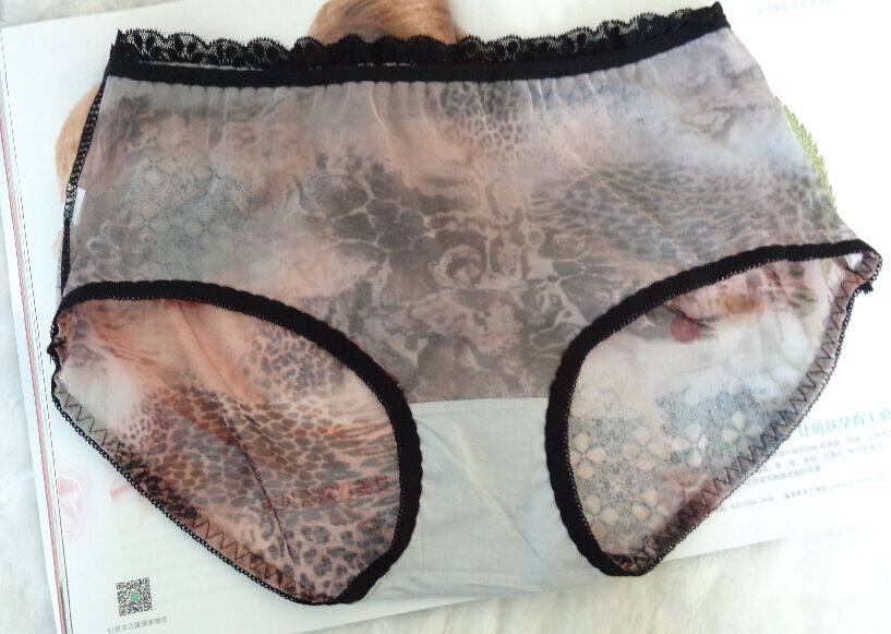 Slip Moyen-âge sexy en nylon - Ref 650227 Image 3