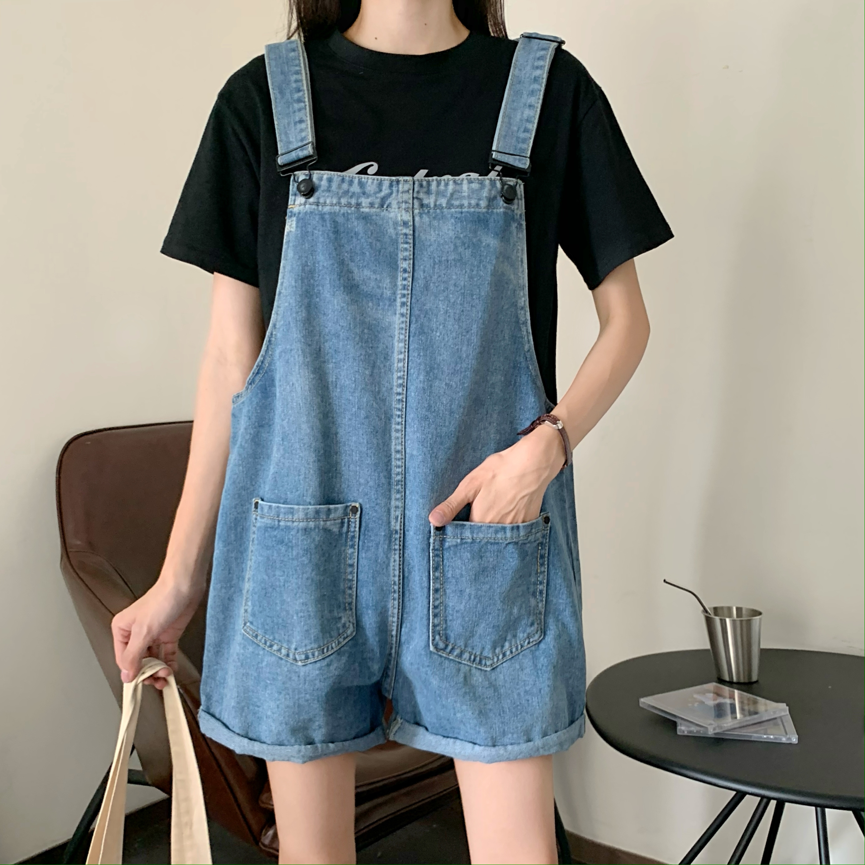 Real price real shot Korean version show thin Wide Leg Denim strap pants women's spring new loose denim curled shorts
