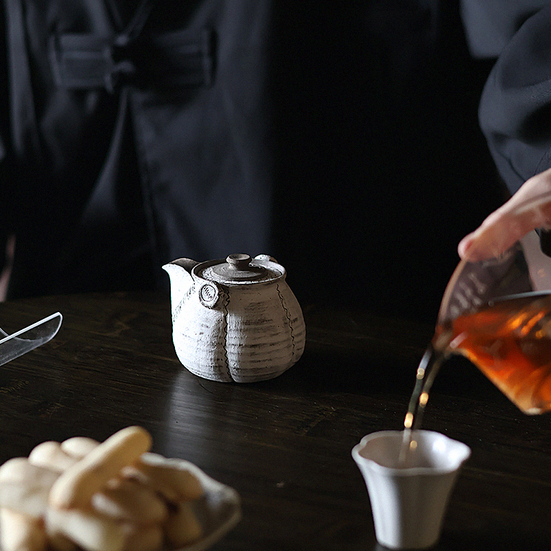 梵汝手工陶艺手抓宝瓶壶