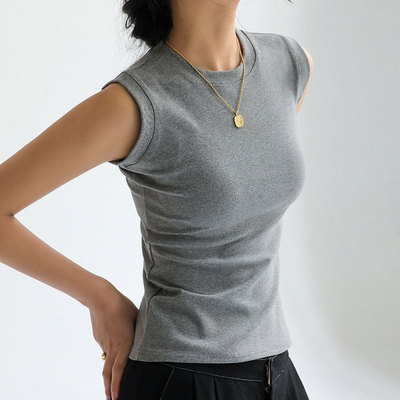 灰色半高领无袖背心遮副乳
