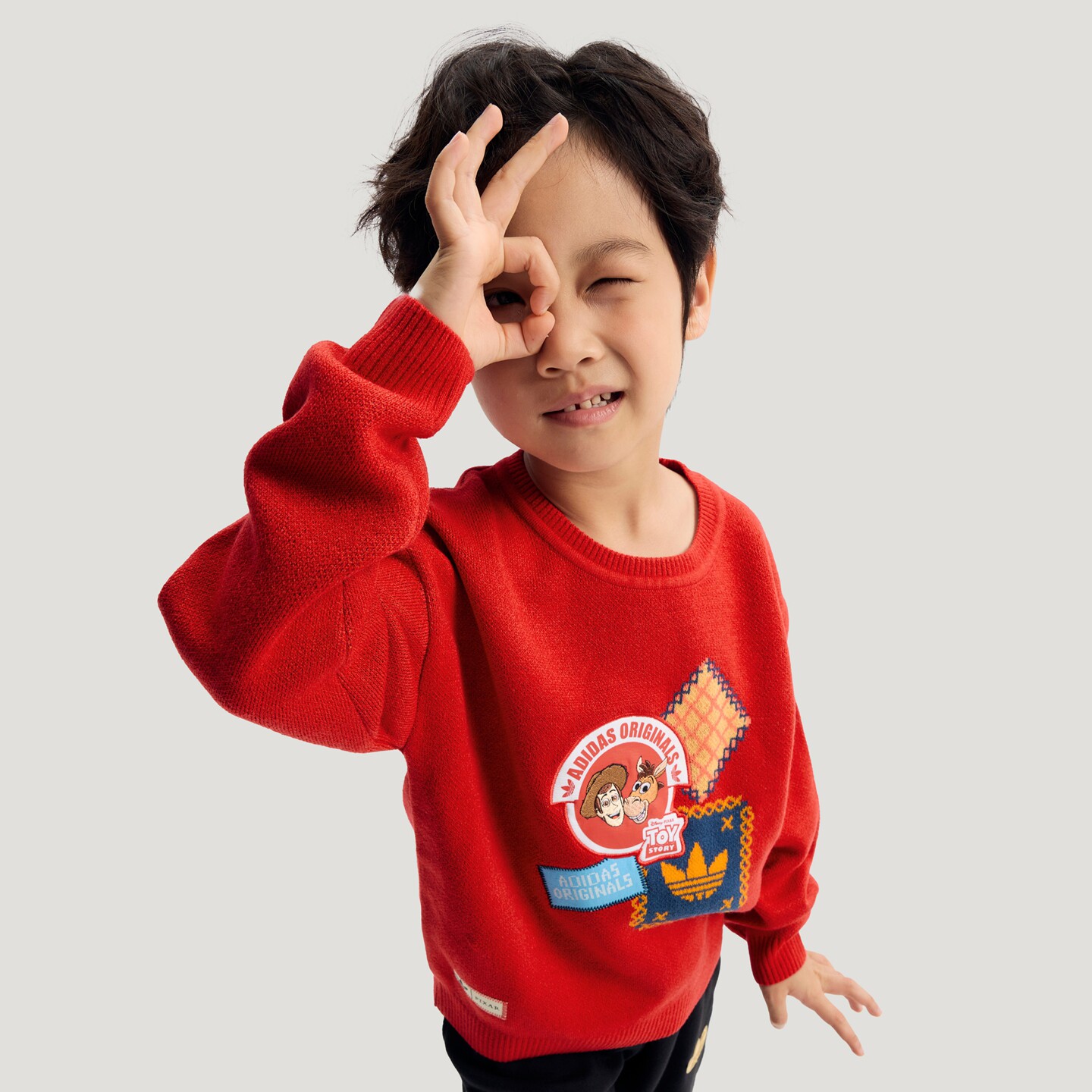 阿迪达斯三叶草男女童迪士尼玩具总动员联名新年款长袖套头毛衣