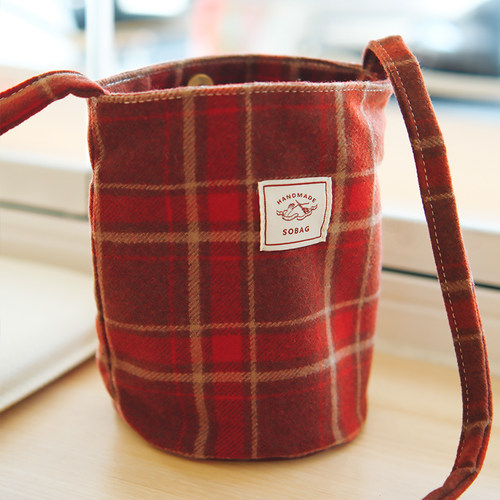 sobag新年红色格纹斜挎水桶布包