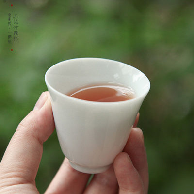 爱曼器通透润泽玉瓷茶具品茗杯