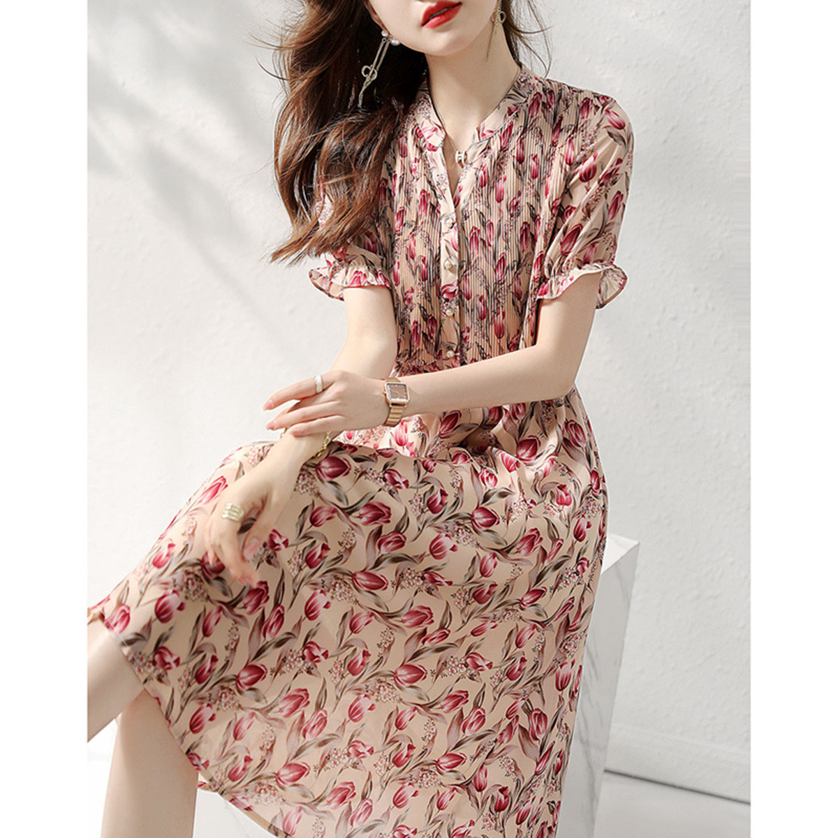 Fashionable brace, silk dress, floral print Fashionable brace, silk dress, floral print