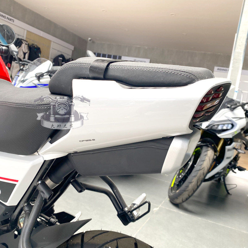 CFMOTO春风 XO狒狒后尾灯护板125原厂配件后坐垫外壳摩托车后尾罩