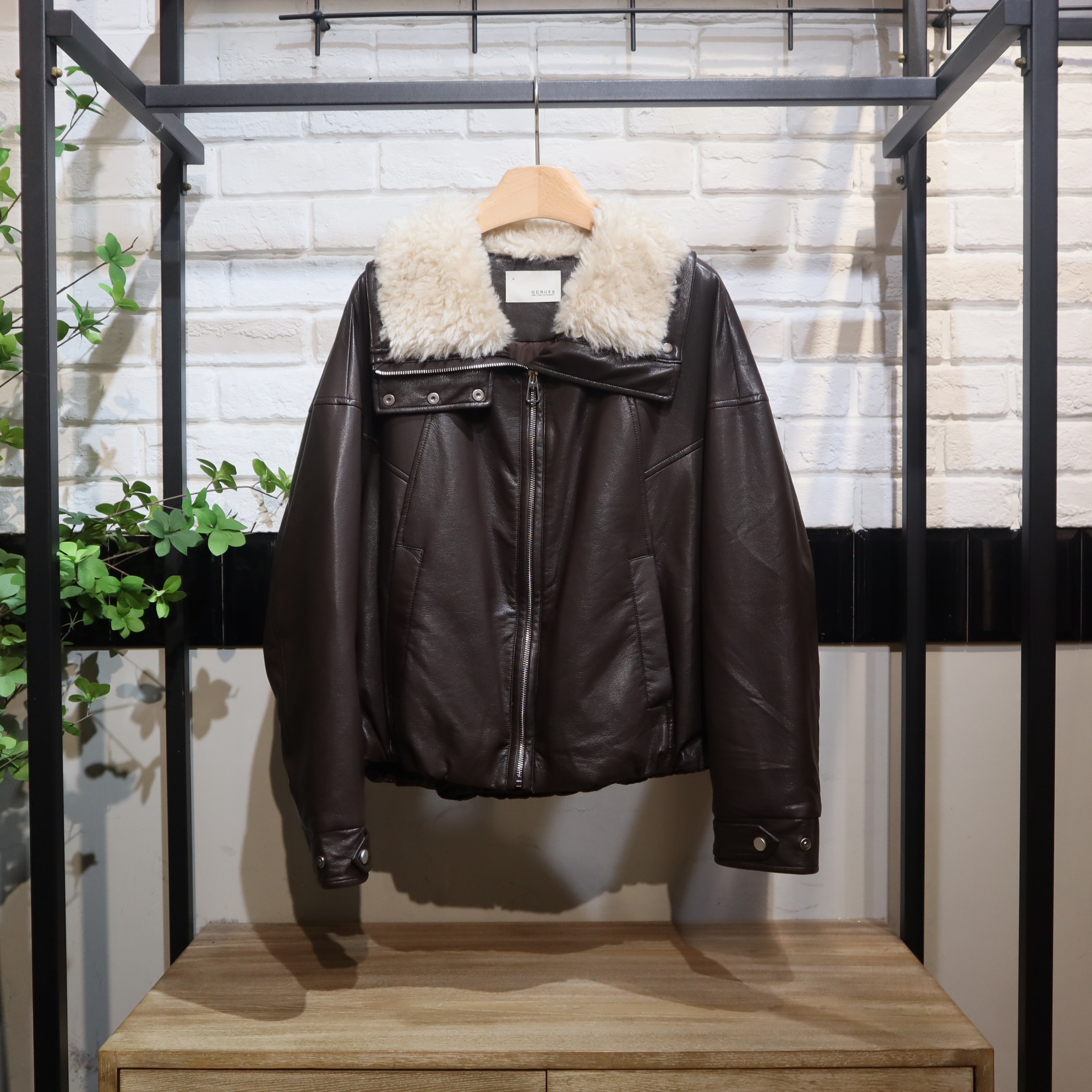 GCRUES杰可丝2026冬季新款翻领PU外套羽绒服G10D09A1362专柜正品图片