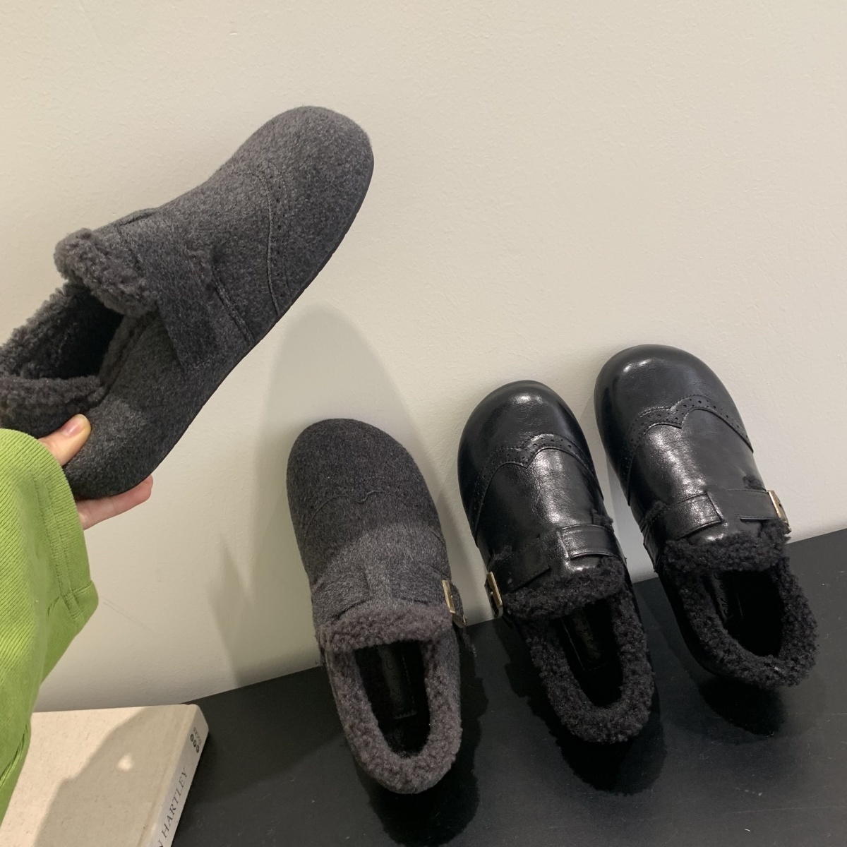 灰色丑萌搭扣保暖一脚蹬乐福鞋