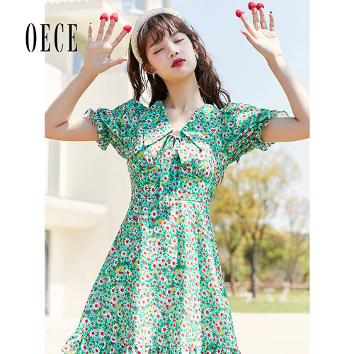 Oece复古碎花裙子春夏季新款女装法式泡泡袖连衣裙设计感早春裙