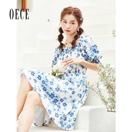 Oece温柔碎花裙夏装新款女方领泡泡气质收腰连衣裙
