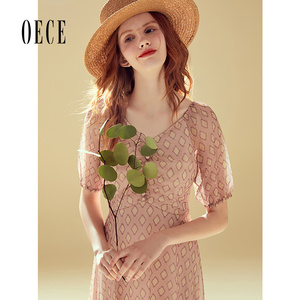 Oece夏装新款女装 复古裙子春V领修身印花连衣裙