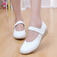 Way trở lại da y tá giày dốc với một phụ nữ đôi giày trắng đơn giày mềm chống trượt phía dưới, giày thường bệnh viện đôi giày trắng