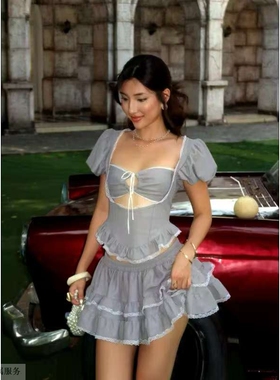 越十年越南小众resses甜美可爱方领泡泡袖上衣蛋糕百褶短裙套装