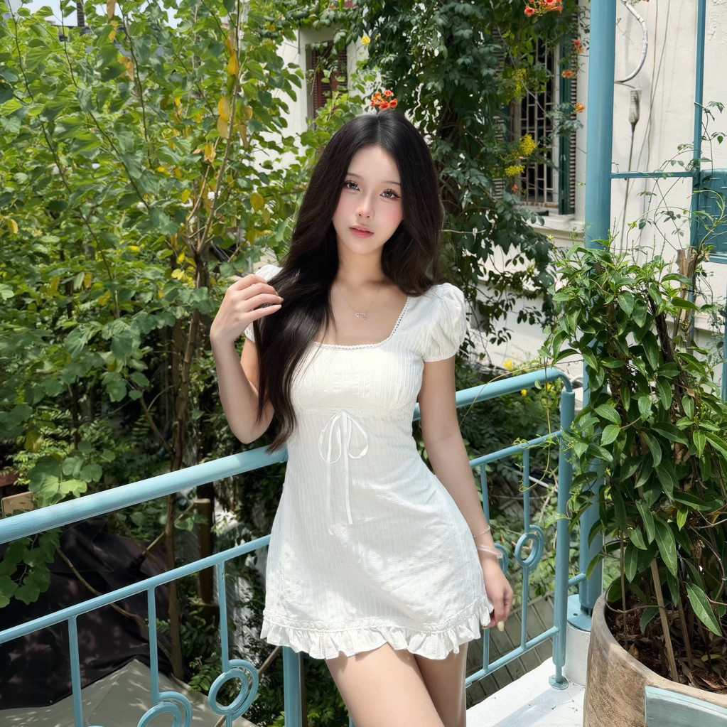 越十年越南小众emilie新款纯欲风甜美方领泡泡袖收腰花边连衣裙