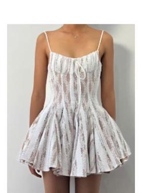 越十年越南小众ononmade新款甜美可爱蕾丝吊带抹胸裙大裙摆连衣裙