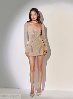 越十年越南小众gout新款法式复古优雅气质褶皱吊带长袖连衣裙