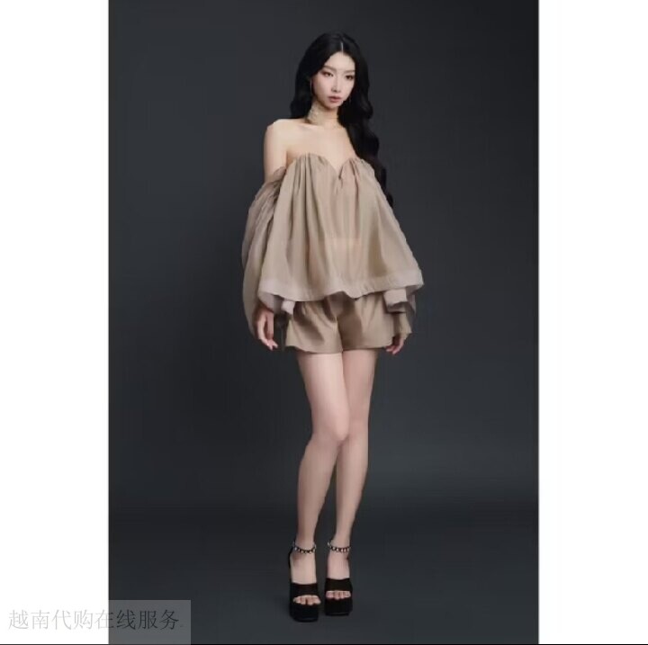 越十年越南小众topgirl新款一字肩大摆泡泡袖上衣同色系短裤套餐